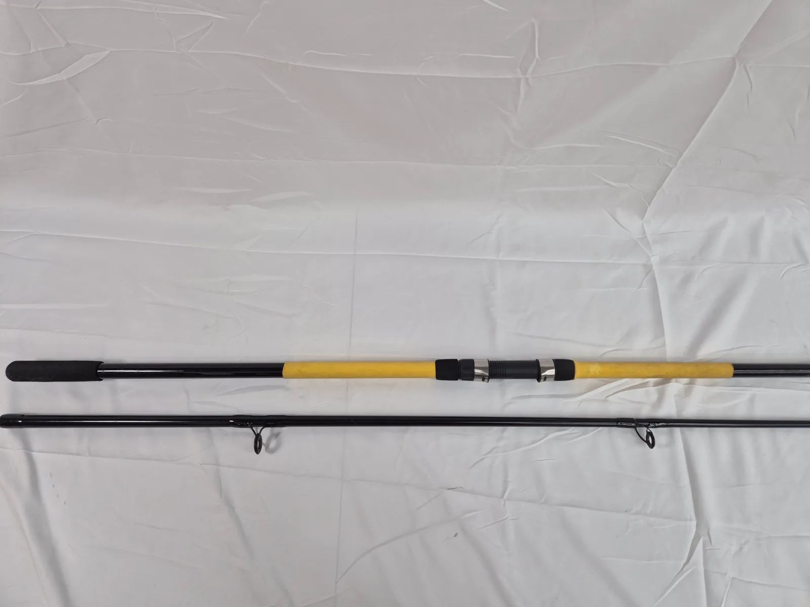Bass hunter 12ft 2 piece Sea rod