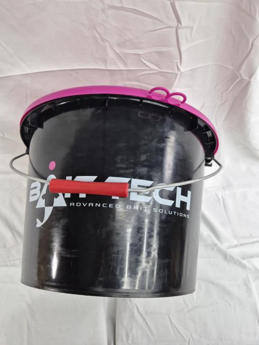 Bait-Tech bait bucket 38x38x26cm