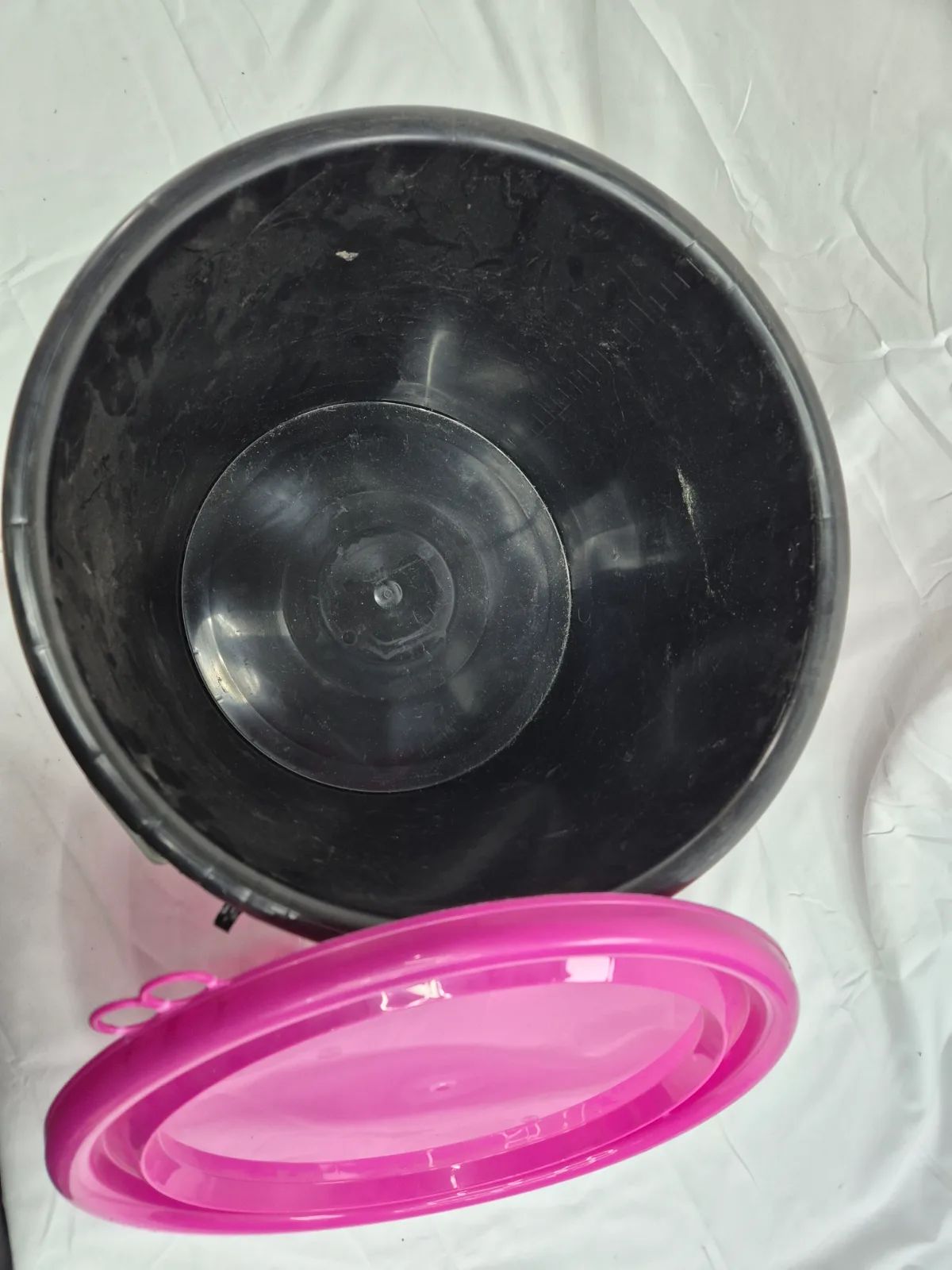 Bait-Tech bait bucket 38x38x26cm, view 2